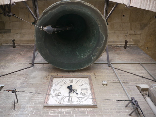 Séville, Andalousie: horloge et cloche de la Giralda de la Cathédrale Notre-Dame du Siège