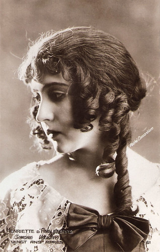 Simone Vaudry in Vingt ans après (1922)