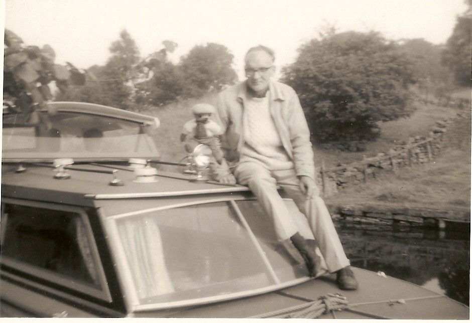 Dad and Teds on the Leeds and Liverpool Canal
