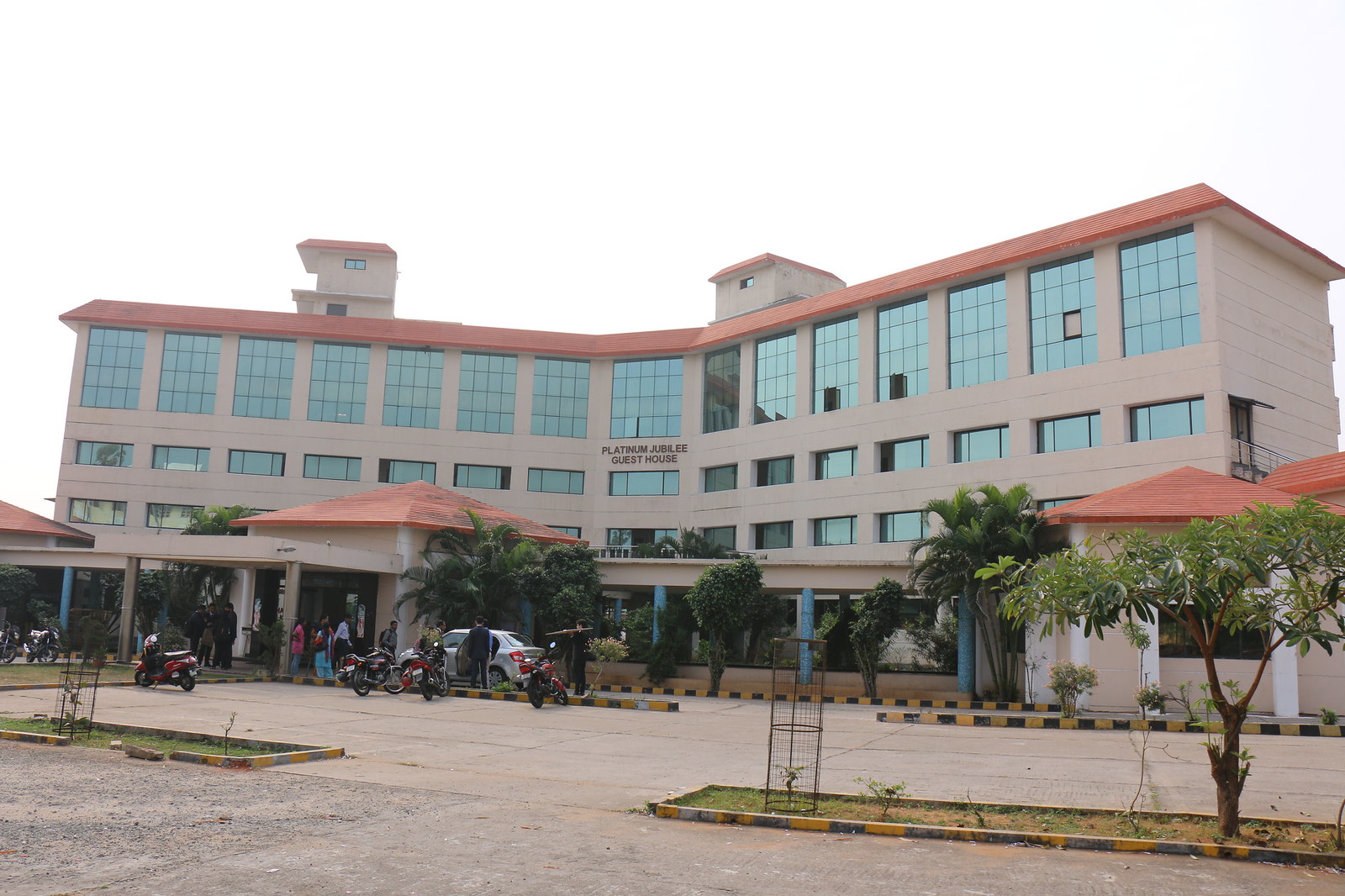 Andhra University Platinum Jubilee Guest House, Andhra University Campus, Near Out Gate,Opp. School Of Distance Education, Visakhapatnam, Andhra Pradesh 530003