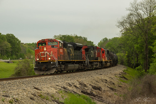 railroad cn train mississippi ic mixed central canadian national division ge freight subdivision manifest emd intermodal yazoo sd70 ac44cw sd70m2 ilionis zelleria