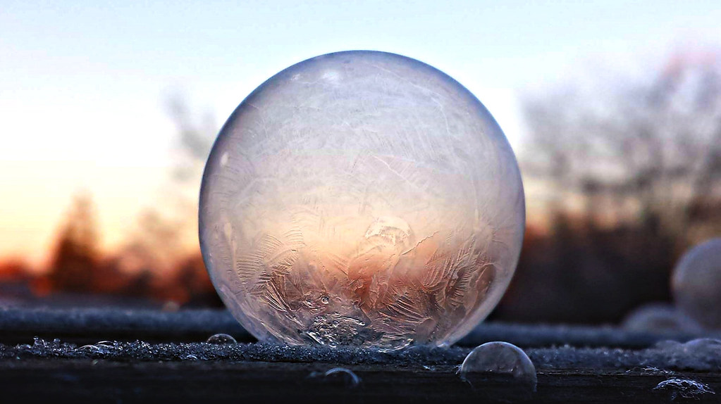 Frozen Globe (1)