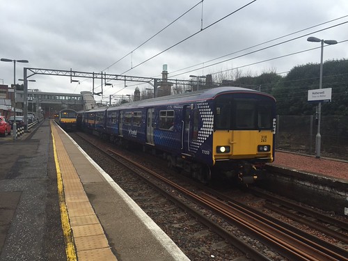 318263 sits at Motherwell preparing to work 2S29 1223 Moth… | Flickr