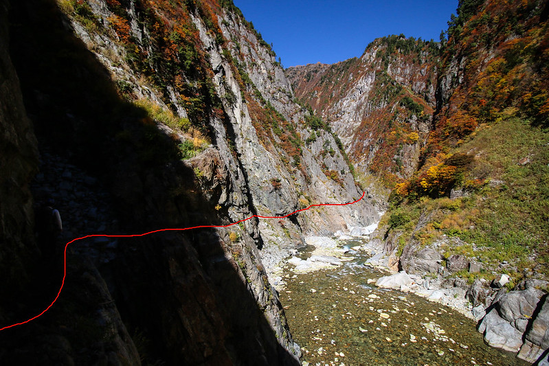 紅葉の黒部峡谷