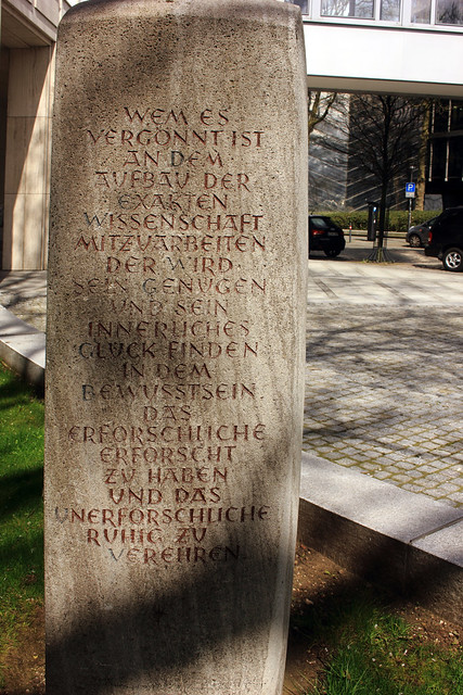 Max-Planck-Denkmal (04)