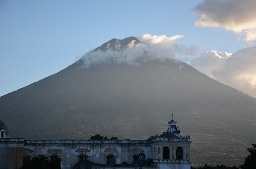 antigua antiguaguatemala laantiguaguatemala laantigua guatemala santiagodeloscaballerosdeguatemala santiagodeloscaballeros unescoworldheritagesite unesco patrimoniodelahumanidad worldheritagesite volcándeagua hunahpú stratovolcano volcano volcán iglesiayconventodesanfranciscoelgrande iglesiadesanfranciscoelgrande iglesiadesanfrancisco conventodesanfrancisco sanfranciscoelgrande iglesia templo church ruin ruina sanfranciscochurch convento convent monasterio monastery baroque barocco conventoyiglesiadesanfrancisco iglesiayconventodesanfrancisco diegodeporres iglesiasanfranciscoelgrande cafésky sunset atardecer americacentral centralamerica worldheritage patrimoniamundial patrimoinemondial weltkulturerbe