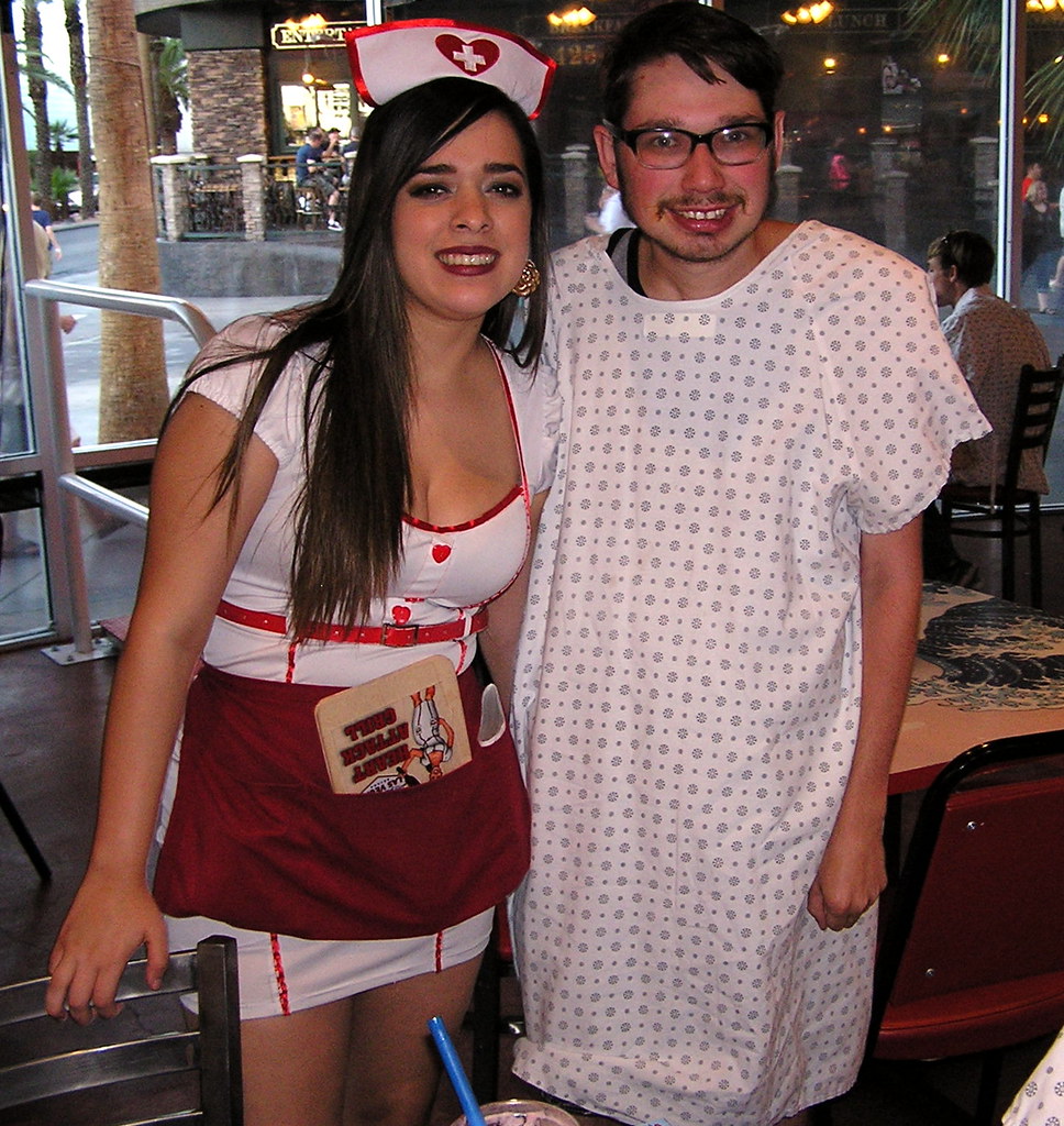 Erobrer dynasti sagtmodighed Heart Attack Grill | Me with our pretty waitress/nurse at th… | Flickr