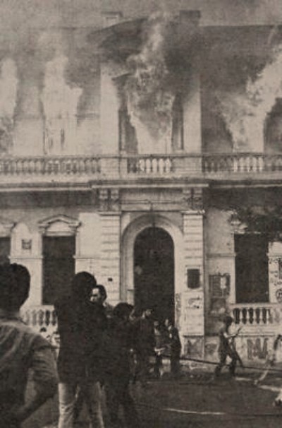 abril de 1971, un incedio intencional destruye el local de la FECH, Federacion de Estudiantes de la Universidad de Chile