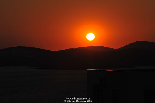 Orange by Ed.ward,
NIKON D700
Nikon AF Zoom-Nikkor 80-200mm f/2.8 ED lens
ISO 800
F22
1/320 s
See bigger <a href="ht