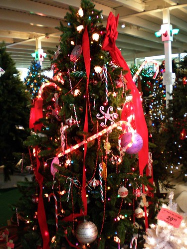 Christmas Tree | Menards, Robert Street, West St. Paul, MN. … | Flickr