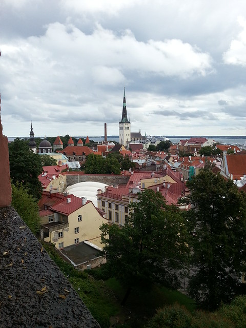 Vista del casco histórico de Tallin desde un mirador. Tallin (Estonia).