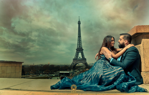 Paris Pre-Wedding Shoot by EBM Photography Studios
