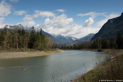 cloud mountain mountains water clouds river bristol island hope spring bc fraser curve