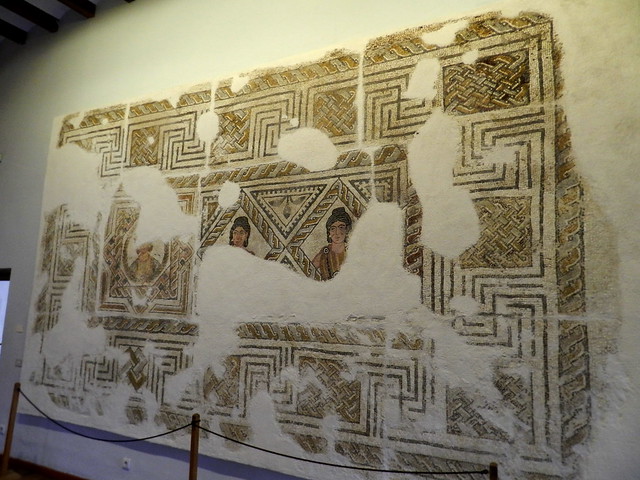 Tres mujeres mosaico romano Villa de El Olivar del Centeno Museo Provincial Caceres 10