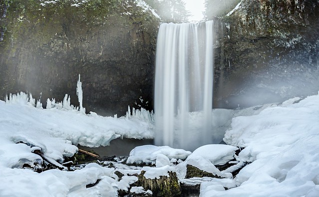Tamanawas Falls in Winter( Mt Hood NF, OR)