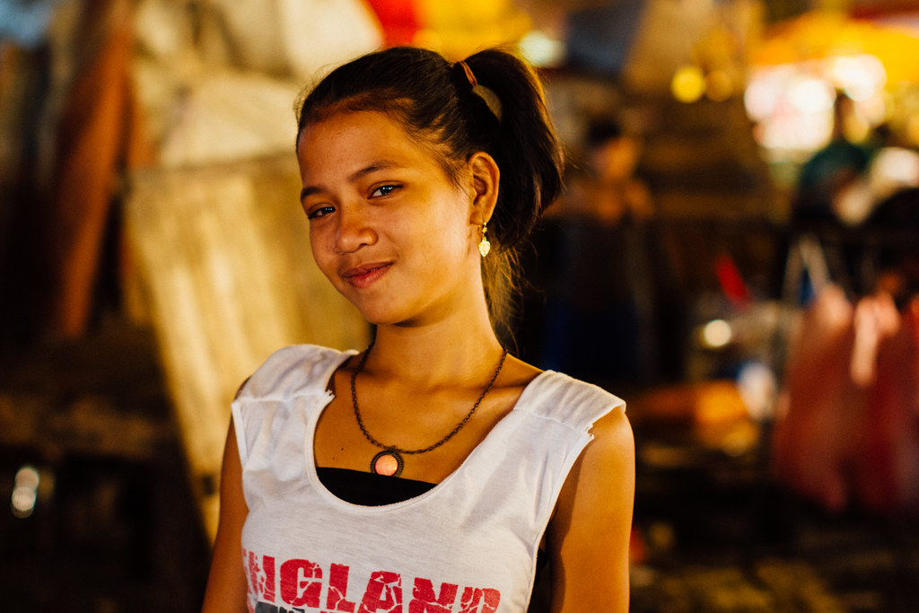 Teen Girl High from Huffing Glue, Divisoria Market Manila.