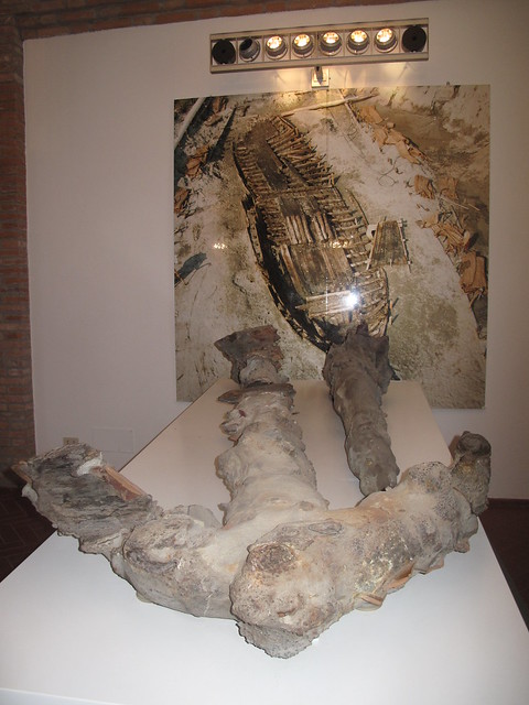 COMACCHIO - Museo della Nave Romana (Roman Shipwreck Museum): Remains of the anchor