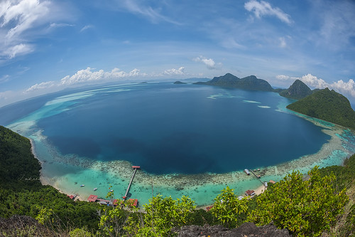 water nikon marine asia peak fisheye adventure clear malaysia borneo motivation sabah asea semporna borneomalaysia maiga boheydulang tunsakaranmarinepark omadal zakiesphotography mohdzakishamsudin sabahsunrise borneolanscape