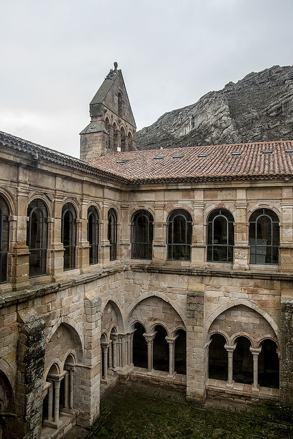 Monasterio de Santa María la Real, claustro y espadaña