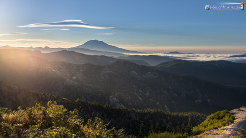Mount Adams with striping morning sun by dieLeuchtturms, Captured from Smith Creek Viewpoint / Mount St. Helens National Volcanic Monument / WAwallpaper usa