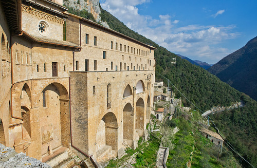 italien italy mountains travelling landscape reisen sanbenedetto berge monastery landschaft kloster subiaco olympuse5 schreibtnix