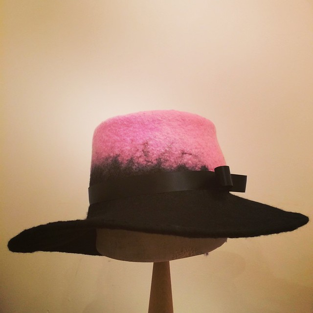 Felt hat pink and black merino wired handmade.