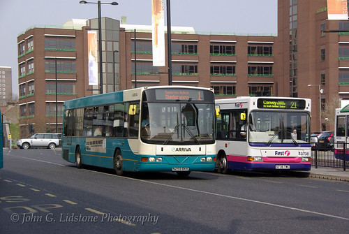 Arriva Southend Scania L113CRL / Wright Axcess Ultralow 3259, N259 BKK on route 1 with First Hadleigh Dennis Dart / Plaxton Pointer 43738, S738 TWC | by EastBeach68