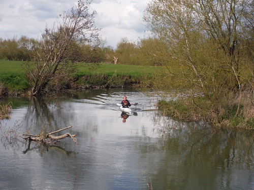 Canoeing on the Thame River, Dorchester-on-Thames SWC Walk 44 - Didcot Circular 