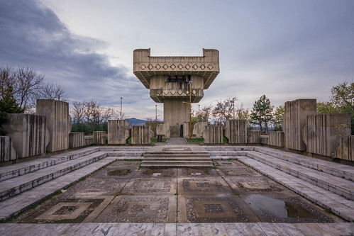 monument concrete memorial macedonia fyrom spomenik kavadarci kosturnica