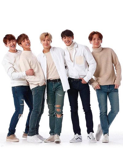 I NEED OT5 SELCAS!!!!!!!!! PLEASE~~~~~~~(;´༎ຶД༎ຶ`) . . #SHINee #Onew #Jonghyun #Key #Minho #Taemin #SHINeeWORLD #SHAWOL #샤이니 #온유 #종현 #키 #민호 #태민 #샤이니월드 #샤월 #빛나는샤이니 #OnKeyShipper 💎💎💎💎💎 | by cbiebzgirl@ymail.com