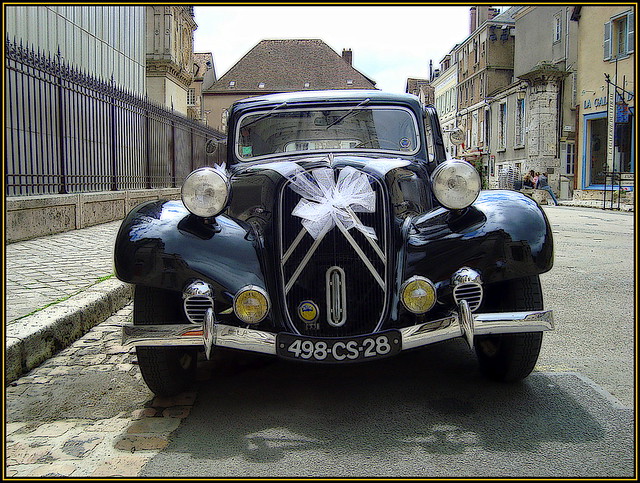 Citroën Traction Avant 15cv dressed for a Wedding