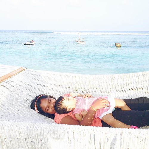 #beach #fun #siblings #mybravegirl #miniisone #mybaby #hammock #hammocklife #hammocktime #hammockbeach #hammocklove #beachgirls #islandgirl #islandlife #islandtoddler #kidsfashion #kidsofinstagram | by hammockbuddy