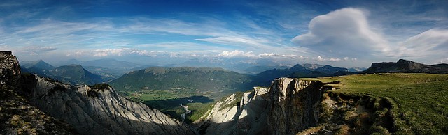 d0601p04k | Abendlicher Panoramablick von der Tête Chevalière über das Drac-Tal. Vercors, 04.06.2006 » größere Version (im eigenen Fenster)