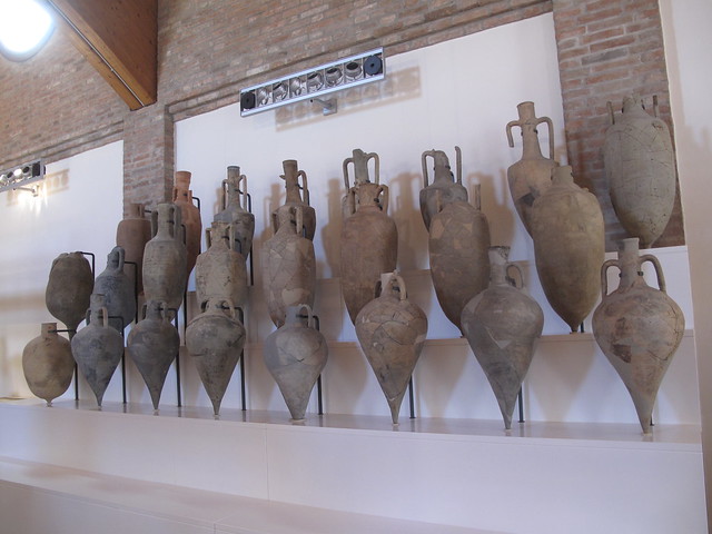 COMACCHIO - Museo della Nave Romana (Roman Shipwreck Museum): Ship cargo
