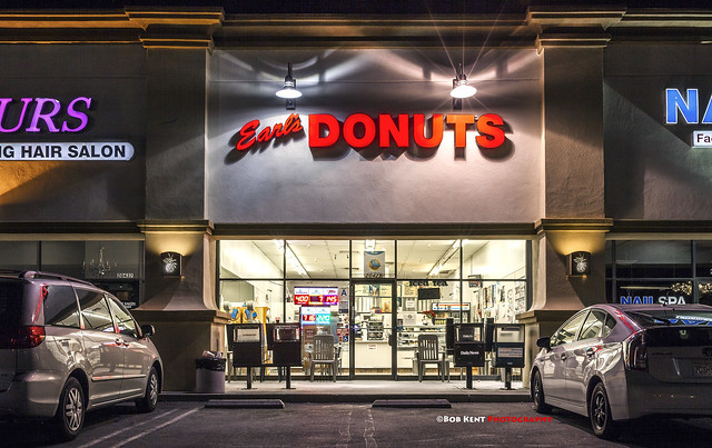 Earl's Donuts 1-52