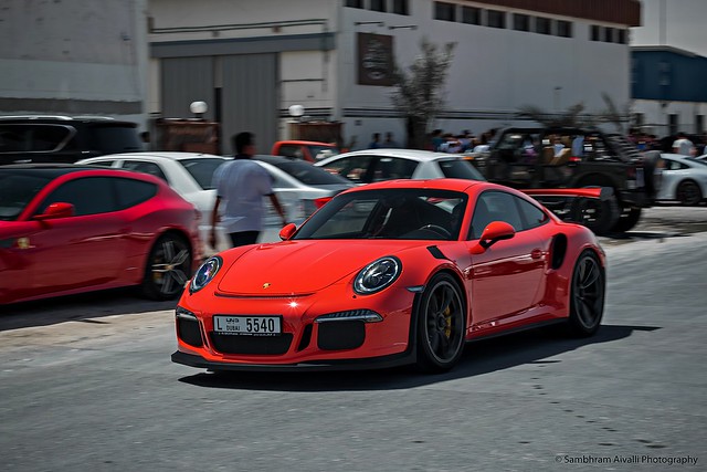 Some GT3 RS action from the Cup Gang meet in Dubai...
