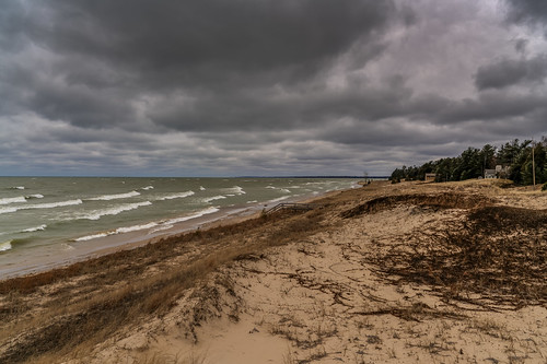 houses storm beach nature landscape december realestate dunes sony lakemichigan a7 doorcounty winterstorm 25mm batis lilybay sonya7 ilce7m2 a7r2 a7rll