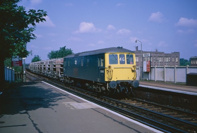 E6045 on a down freight at Sidcup in 1972