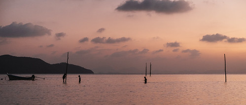 sunset beach strand children landscape thailand boot boat sonnenuntergang kinder wanderlust kohsamui xseries xe2