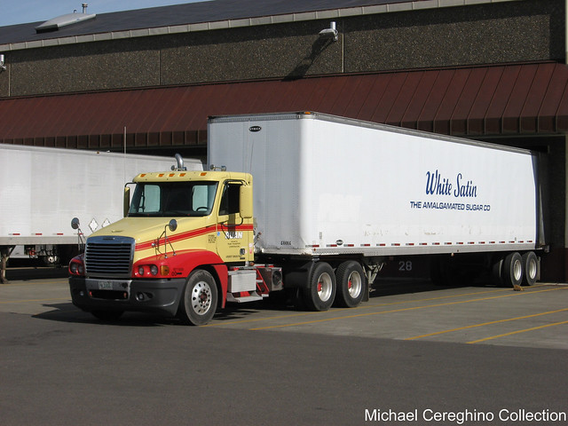 Ruan Freightliner Century Class daycab with 