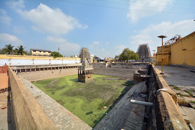India - Tamil Nadu - Kanchipuram - Temple Tank