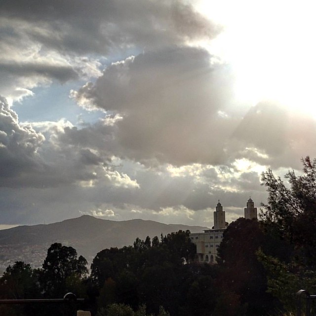 #bejaia #vgaiet #bougie #kabylie #algeria  #mosque #mosquee #clouds #cloudy #nuages