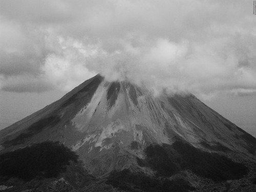 bw nature landscape geotagged volcano costarica santaelena arenal geo:tool=gmif geo:lat=10536421 geo:lon=84825439