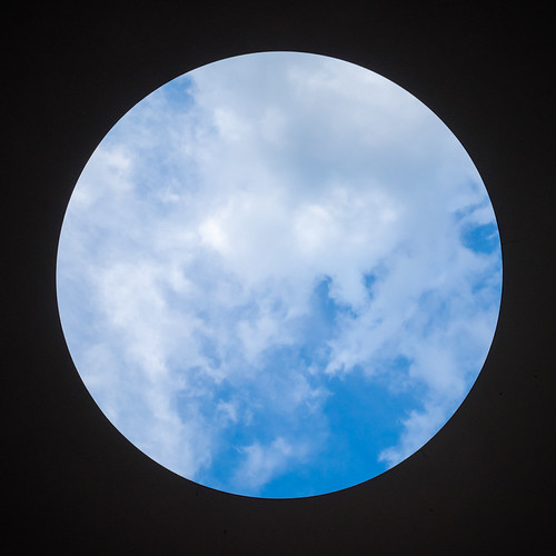 james turrell - within without - 0196 by liam.jon_d, james turrell <i>within without</i> 2010 (a skyspace)

(this is a view of the sky through the unglas