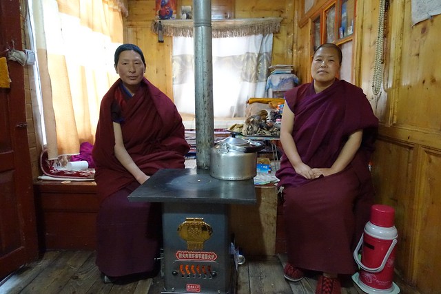 Tibetan Buddhist nuns in Xiahe