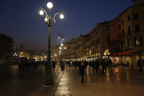 Quattro passi in Piazza Brà... | by carlo612001