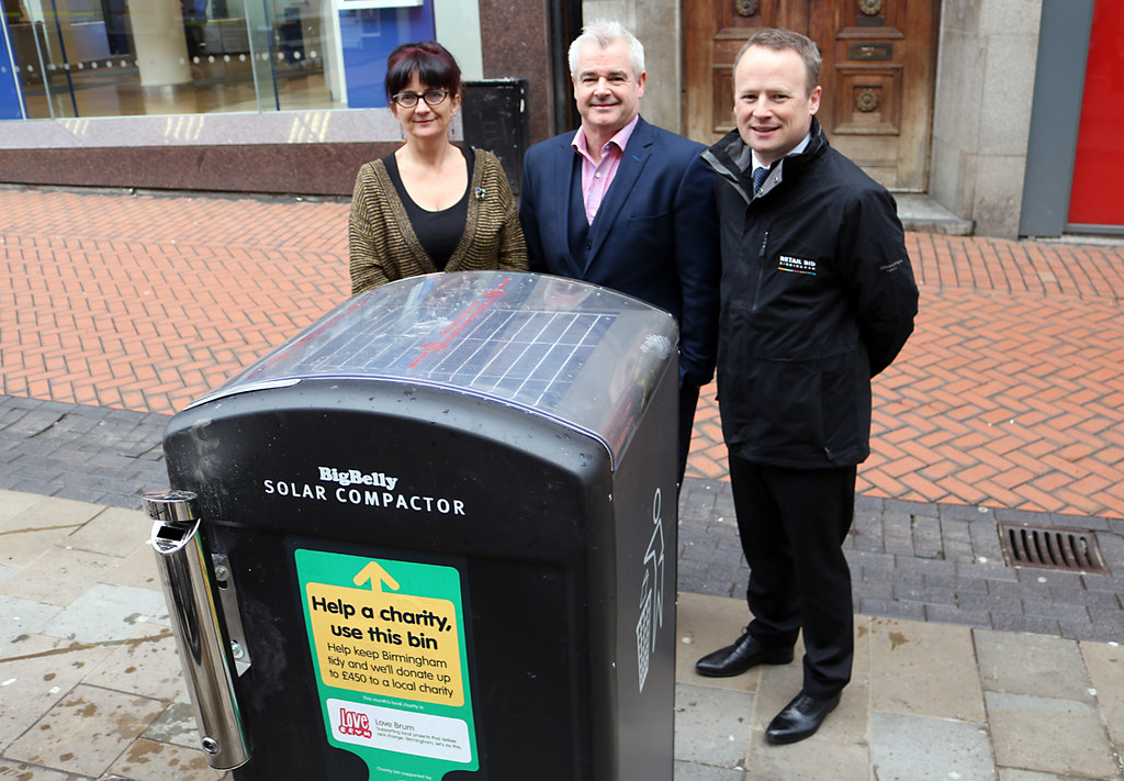 bin it for good 2 Caption LR Cllr Lisa Trickett, Birmin… Flickr