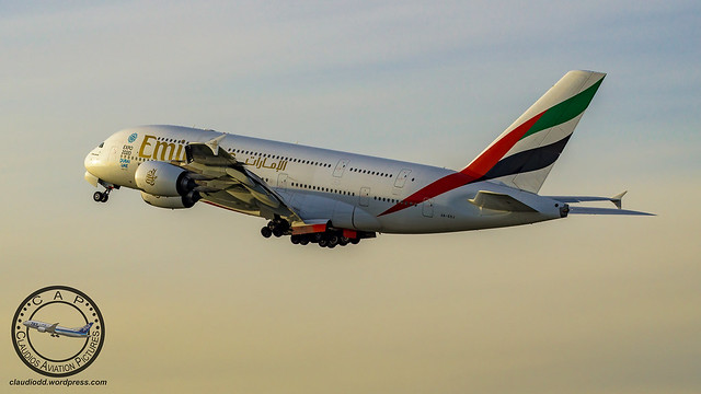 A6-EDJ Emirates Airbus A380-861