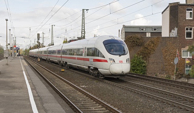 Düsseldorf Oberbilk DB ICE-T 411 517 als ICE 27 Hamburg-Wien