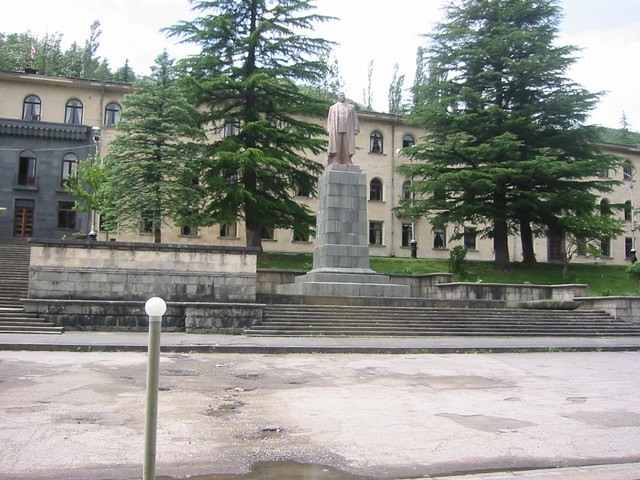 Tqibuli's Stalin statue